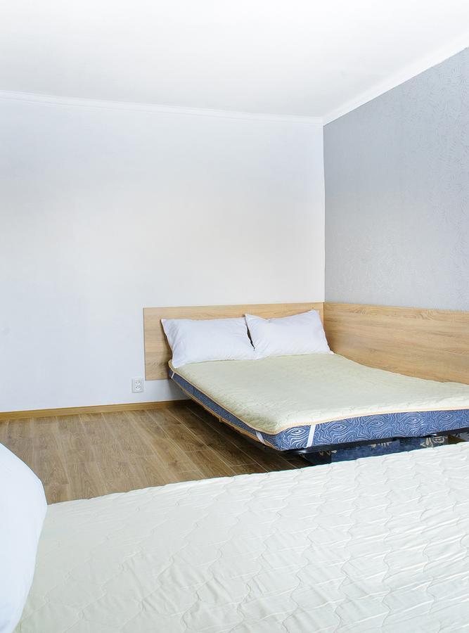 Scandinavian Poltava Apartments With 2 Rooms, 3 Beds 1 Sofa Dış mekan fotoğraf